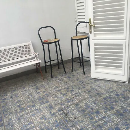 La شقة *